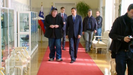 Куда бы еще вторгнуться? (2015)